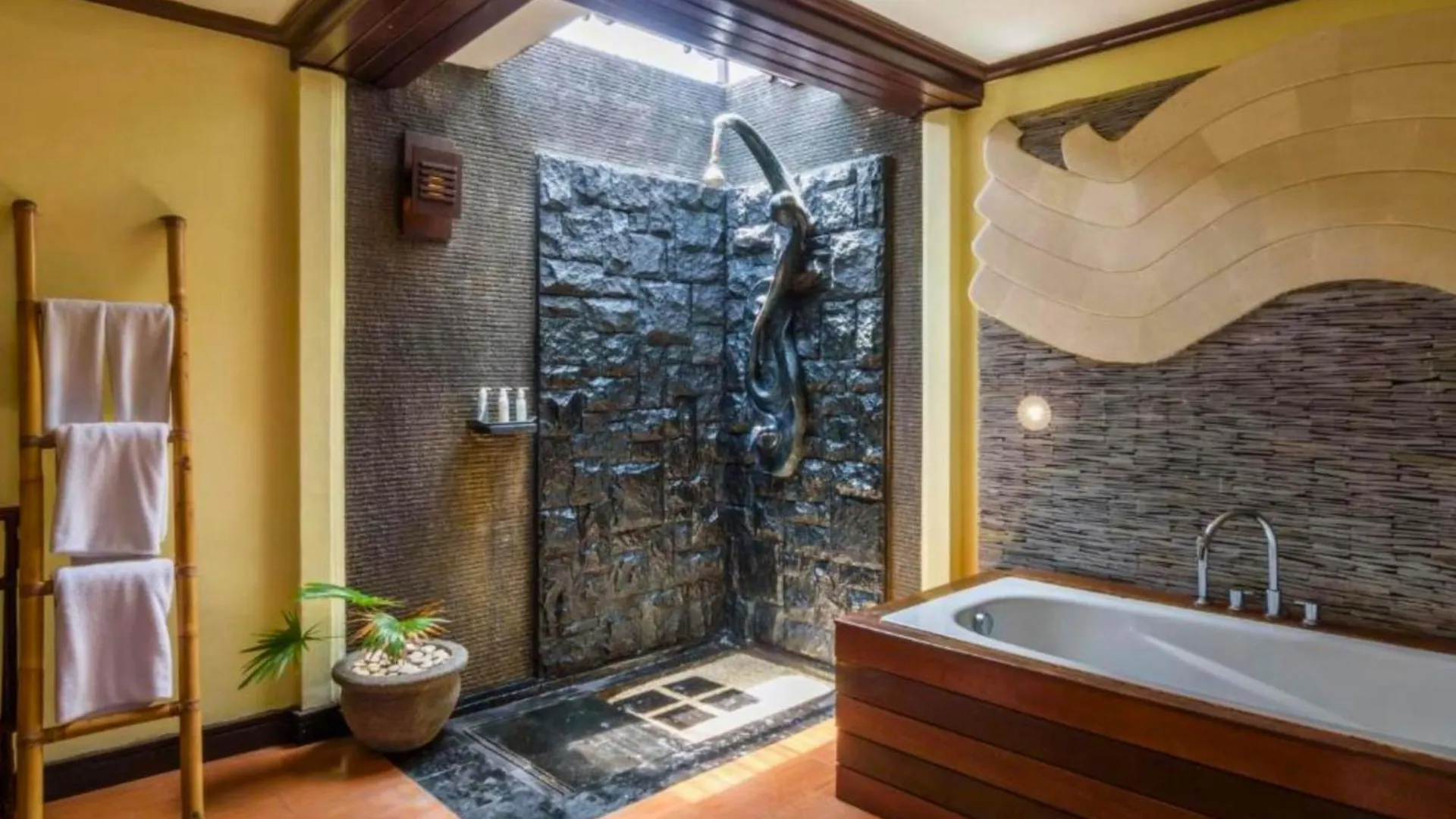 Catra 3 Bedroom Private Pool Villa Ne48 Seminyak